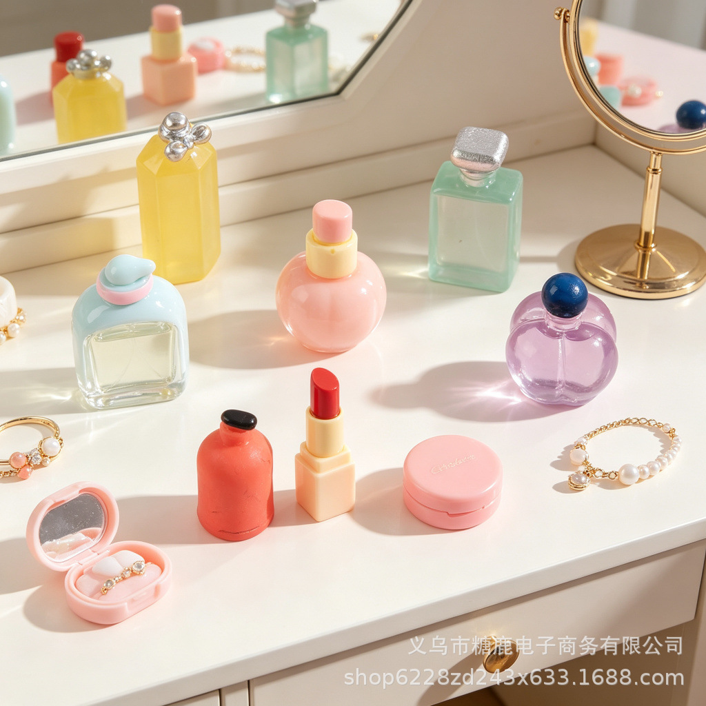 7PC Resin Charms Cosmetic Make - огляд і ціна Resin Art Case